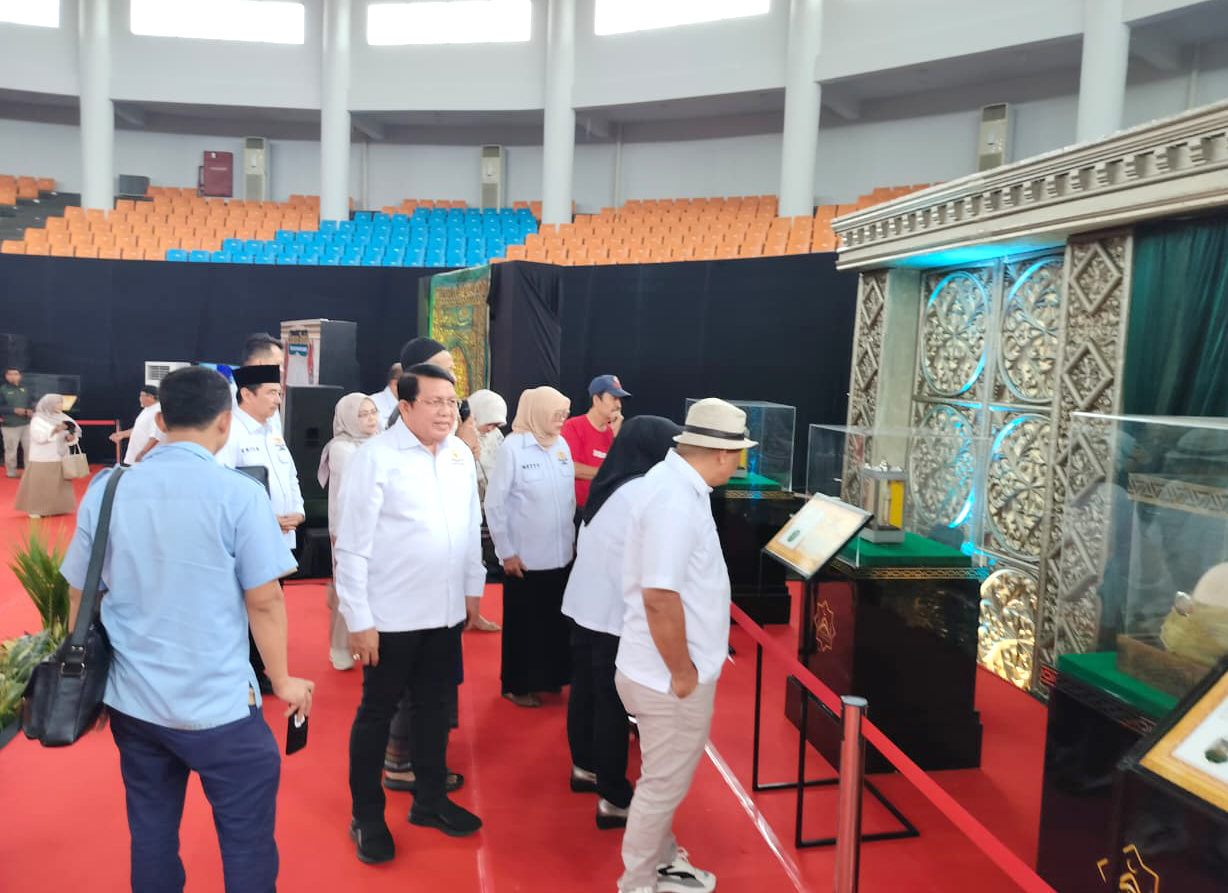 Mengunjungi Pameran Artefak dengan KADIN Kabupaten Bogor